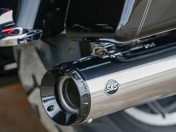 4.5in. GNX Slip-On Mufflers - Chrome with Black End Caps. Fits Touring 2017up.