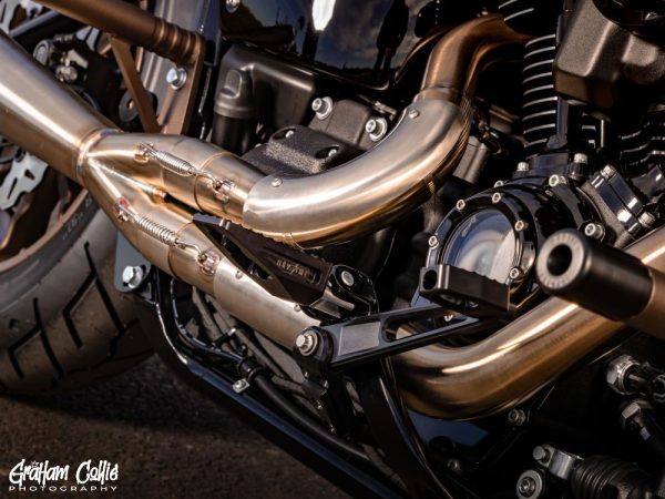 Mid Length 2-into-1 Exhaust with Welded End Cap - Stainless. Fits Softail 2018up with Non-240 Rear Tyre. - Image 4