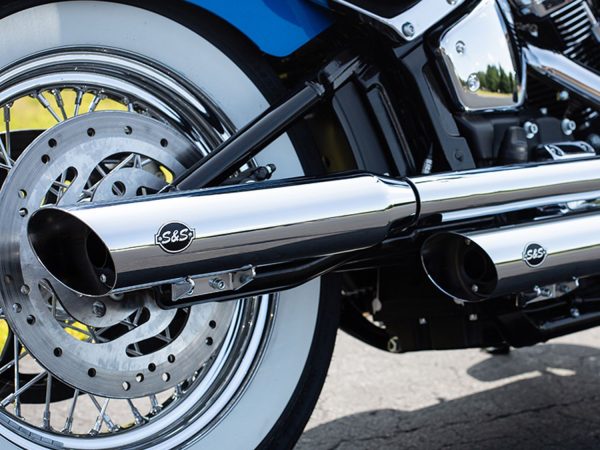 3-1/2in. Slash Cut Slip-On Mufflers - Chrome. Fits Heritage Classic 2018up & Deluxe 2018-2020 - Image 2