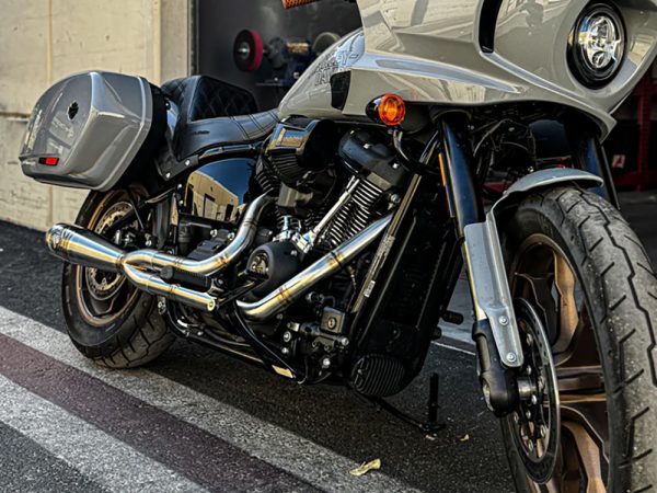 2-into-1 Mid Length Exhaust - Stainless Steel. Fits Softail 2018up Non-240 Rear Tyre Models. - Image 3