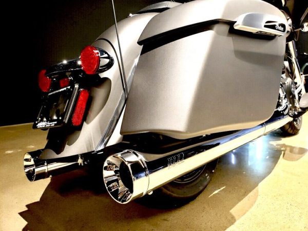 4in. Slip-On Mufflers - Chrome with Chrome End Caps. Fits Indian Big Twin 2014up with Hard Saddle Bags.