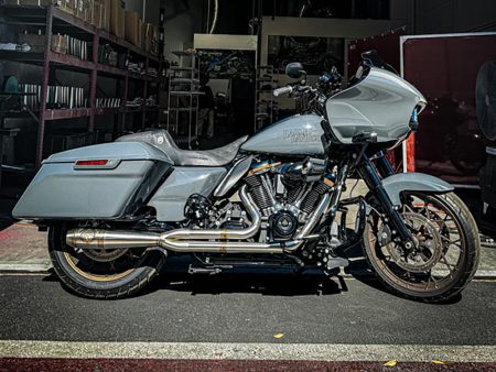 2-into-1 Elsinore Mid Length Exhaust - Stainless Steel. Fits Touring 2017up