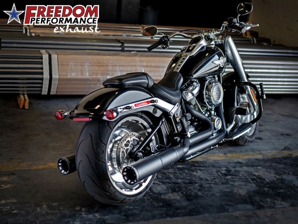 4.5in. Two-Step True Dual Exhaust - Black with Contrast Cut Black End Caps. Fits Softail Breakout & Fatboy 2018up with 240 Tyre. FREEDOM PERFORMANCE EXHAUST - Image 2