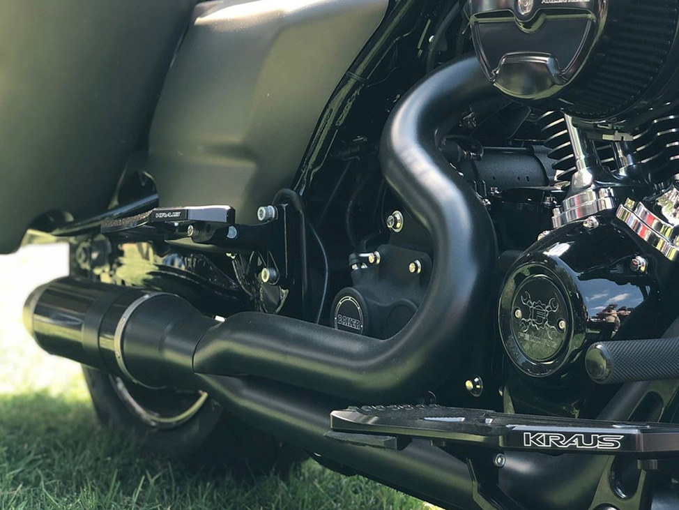 Bob Cat 2-into-1 Exhaust - Black with Black Satin Sleeve Muffler. Fits Touring 2017up. D&D EXHAUST - Image 2