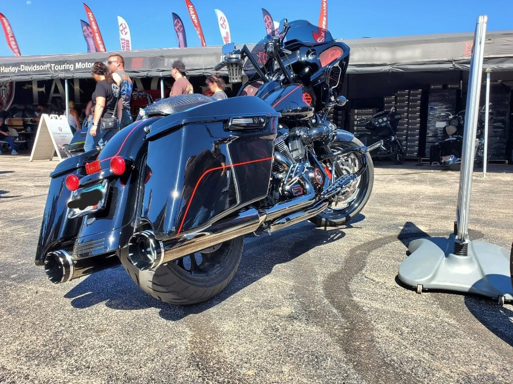 Dominator 2-into-2 Dual Exhaust - CVO Eclipse Black with Eclipse Black 4.5in. Mufflers. Fits Touring 2017up Khrome Werks - Image 3