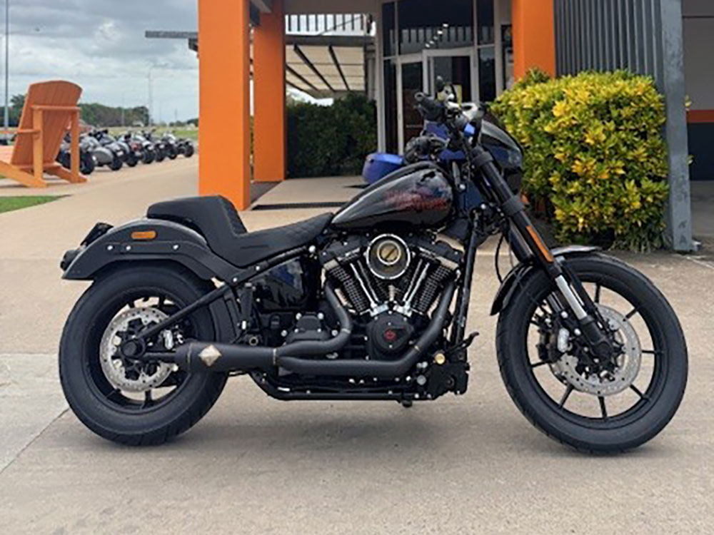 2-into-1 LaneSplitter Exhaust - Black Onyx. Fits Softail 2018up Non-240 Rear Tyre Models. SP Concepts EXHAUST